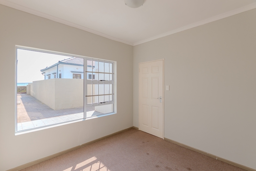 4 Bedroom Property for Sale in Middedorp Western Cape